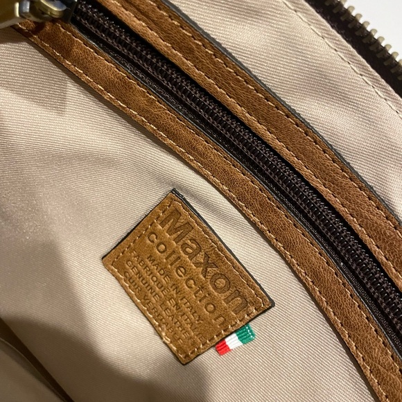 Maxon Collection Leather Crossbody Purse - Picture 10 of 16